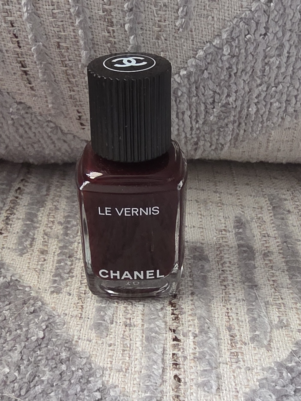 Vintage CHANEL Le Vernis 18 Rouge Noir Nail Polish 13ml Full Unused No Damage